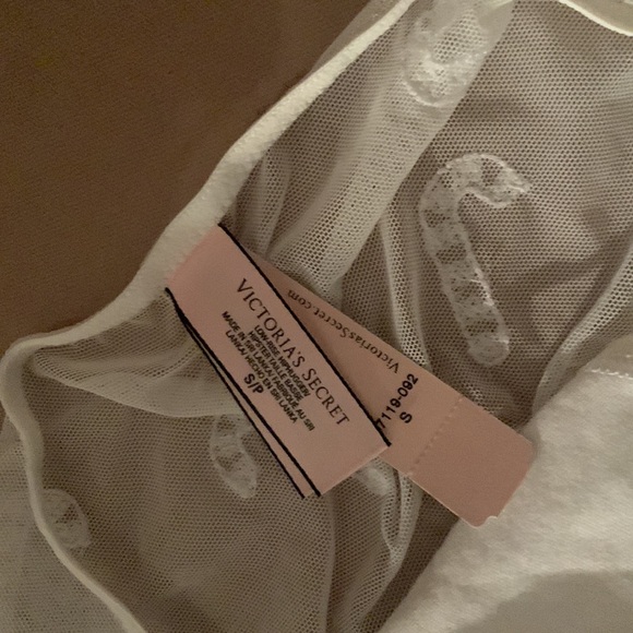 Selling Victoria’s Secret underwear nwt any questions ask 🌸😊 - Picture 3 of 3